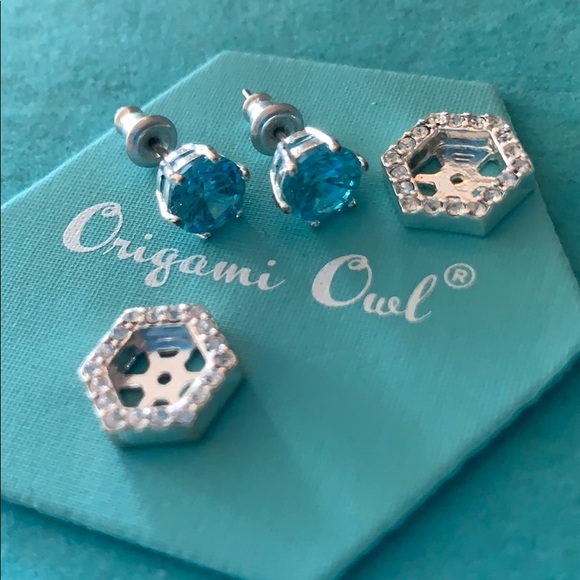 Origami Owl Earrings - Picture 2 of 2